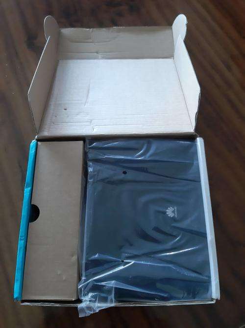Huawei B315 4G / LTE Router including back up battery