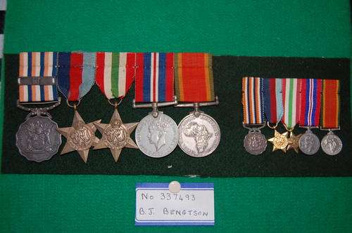 Group of 5 WW2 medals and minitures
