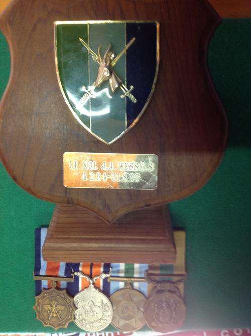 Group of 4 to Lt Kol J.J. Wessels