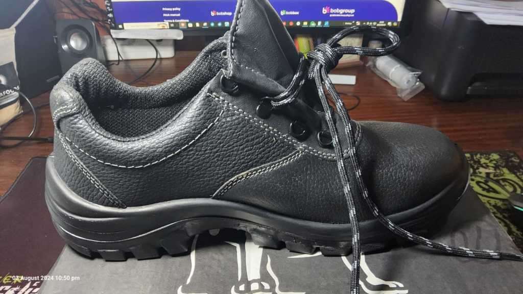 Bova Size 11 Safety Boots