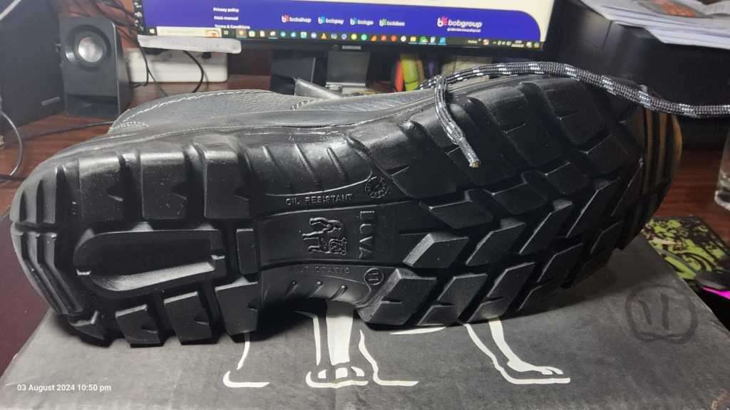 Bova Size 11 Safety Boots