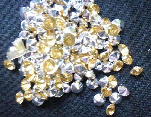 Acrylic Topaz  Rhinestones, 4mm - Pack of 200.