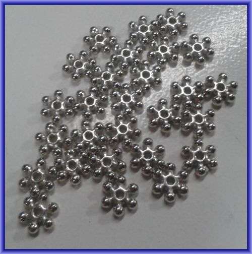 Metalised Daisy Spacer, 7mm - Pack of 50.