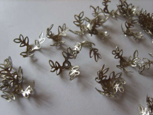 Filigree 3 Leaf Beadcaps - Pack of 50.