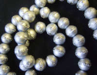 Silver Miracle Lined, 8mm - Per String (+/- 100 beads).