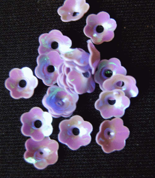 Lilac Petal Sequins, 6mm - Pack of 100.