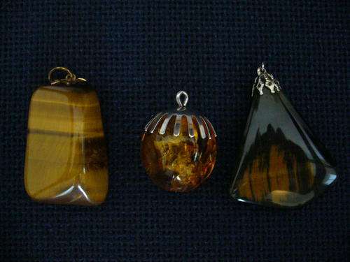 !!! wow !!! THREE PENDANTS ONE BID !!! wow !!! 5 HOURS ONLY