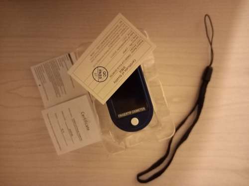 ***FINGER CLIP PULSE OXIMETER*** MONITOR COVID SYMPTOMS AS WELL AS RESPIRATORY CONDITIONS
