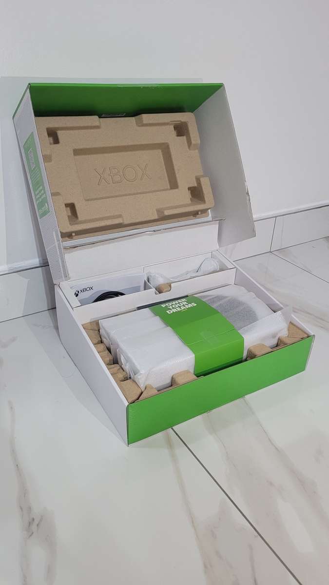 Xbox Series S 512GB - Excellent Condition