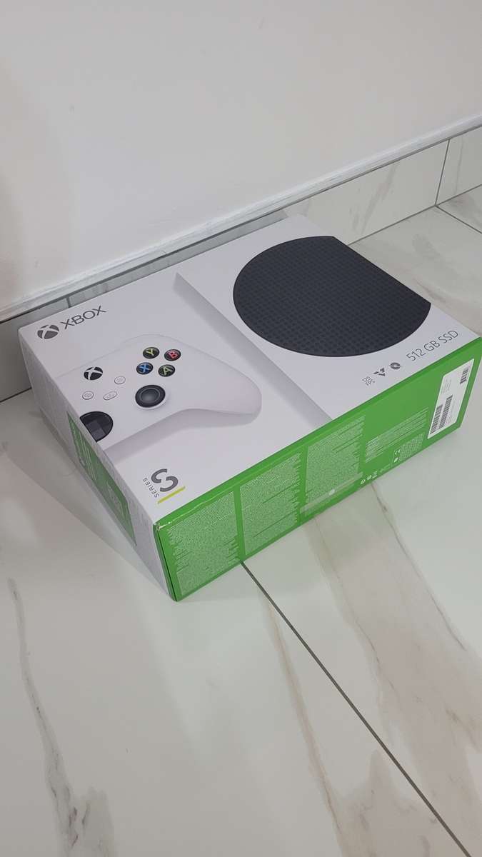 Xbox Series S 512GB - Excellent Condition