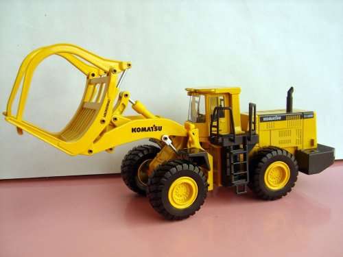 Komatsu WA600 Log  Loader -  1:50 scale diecast model / tractor / wheel loader