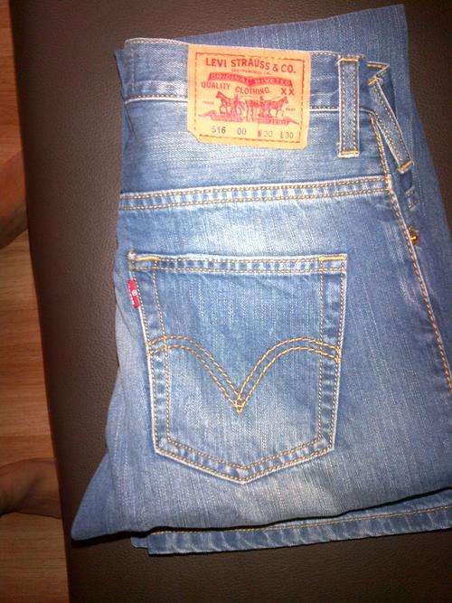 Levis Mens Jeans 516 (Bootcut / flare) ex store display item