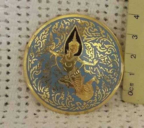 Brooch - Siam look - unusual gold colour