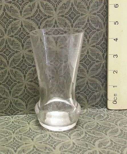 Glass vase