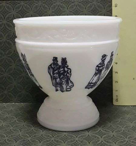 Milk glass vase