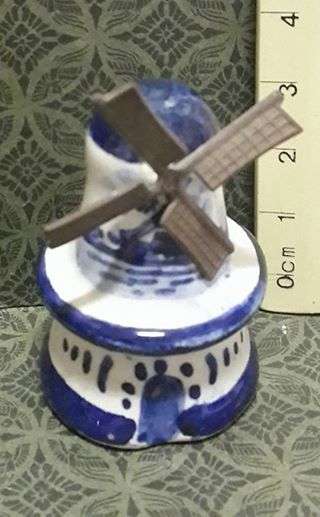 Small delft ornament