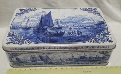 Lovely blue Delft tin - LOOK!