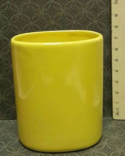 Retro yellow vase/cup