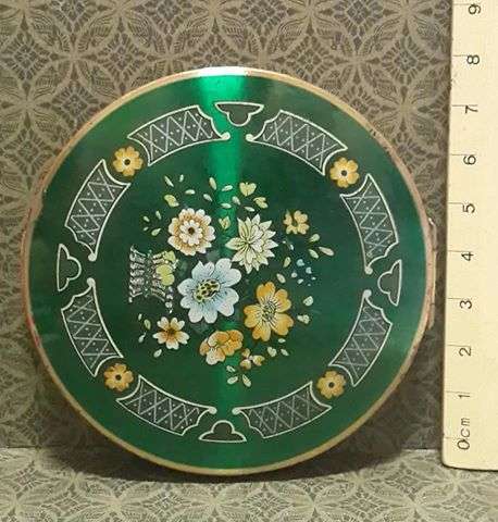 So pretty! Powder compact