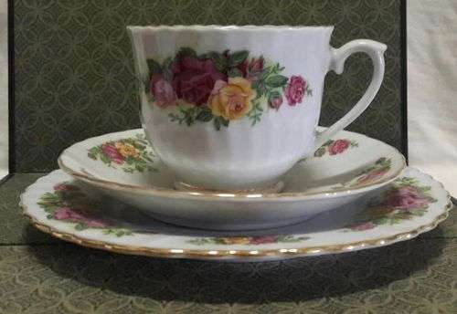 Regent China English Rose trio!