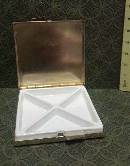 Pretty decorative pillbox!