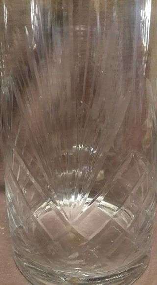 Beautiful big cut glass vase - No chips. 230mm high, 120mm wide