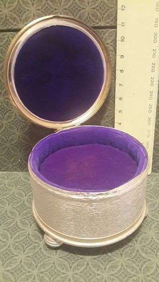 Very pretty pettit point small musical jewelry box!