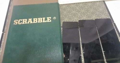 VINTAGE-TRAVEL-SCRABBLE-J-W-SPEAR-and-SONS-INCOMPLETE