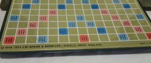VINTAGE-TRAVEL-SCRABBLE-J-W-SPEAR-and-SONS-INCOMPLETE