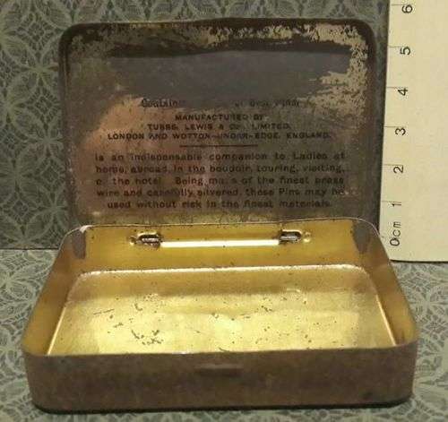 The lady's own toilet pin box