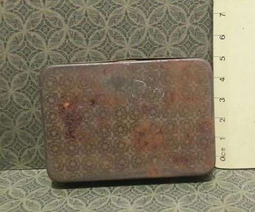 The lady's own toilet pin box