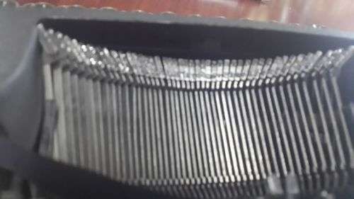 1930's-L-C-Corona-Standard-Floating-Shift-Portable-Typewriter