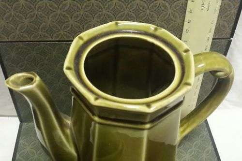 Coffee/tea pot/milk and sugar! Vintage!!