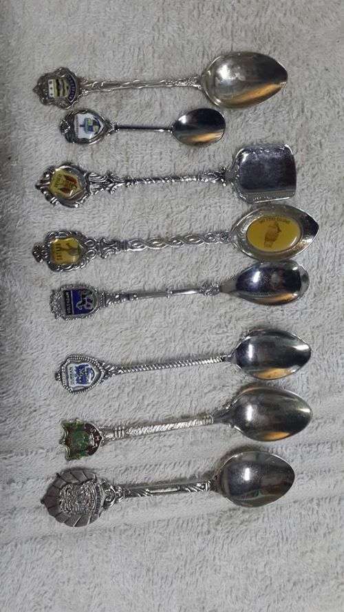 Mixed lot of souvenir spoons