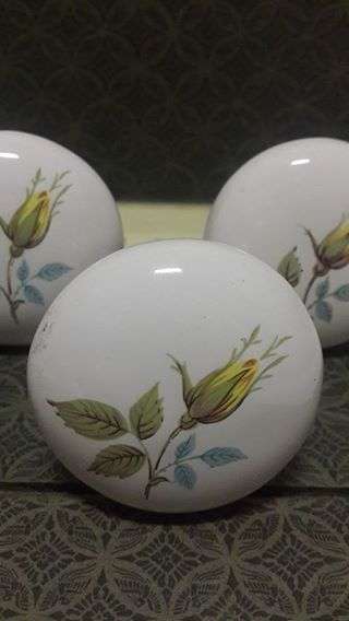 Vintage Porcelain knobs - Roses x 6