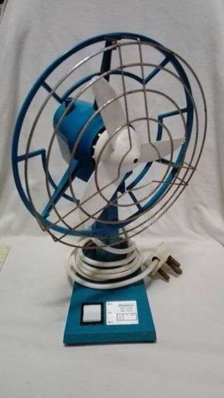 Cortina desk fan! LOOK!!
