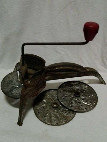 Grater with three blades