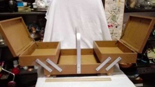 Elna fold up sewing basket. Good condition! LOOK!