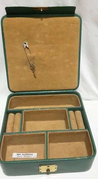 Lovely jewelry box - made in Italy! + key