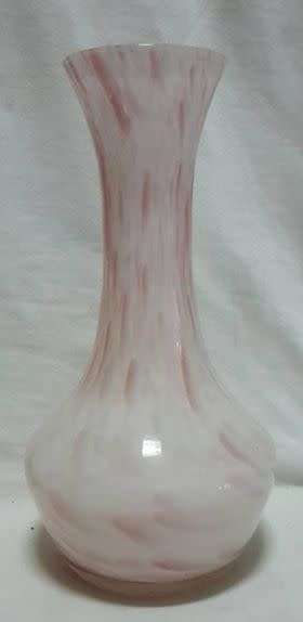 Beautiful twirly pink glass vase!!