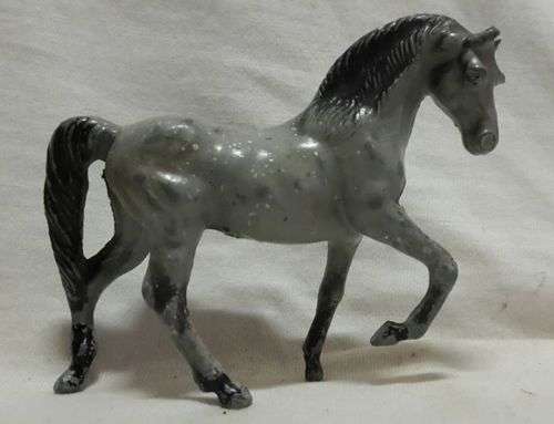Horse - metal - made in Hong Kong 1973 -  5cm high