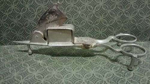 Estate VR Patent warranted Scissors Candle Snuffer Snuff Wick Trimmer Silver Tone
