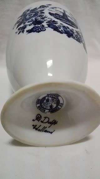Delft urn