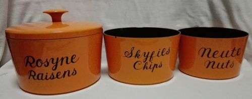 Stack-able set for snacks! RETRO!!