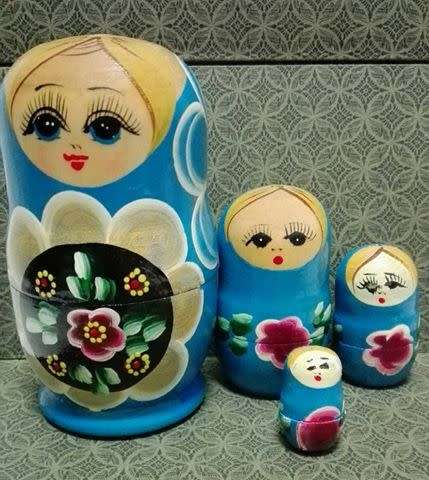 4Pcs/set Wooden Dolls Russian Nesting Babushka Matryoshka Hand Painted