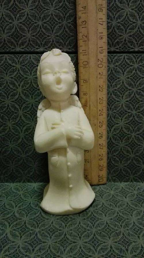 Singing angel
