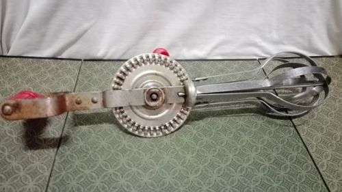 Vintage hand beater - LOOK!