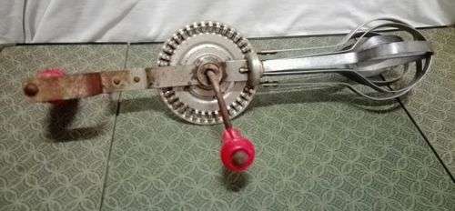 Vintage hand beater - LOOK!
