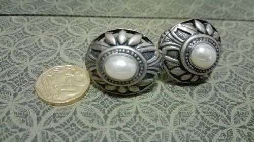 Lovely clip on earrings!!