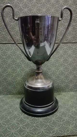 Lovely vintage EPNS trophy - quality!